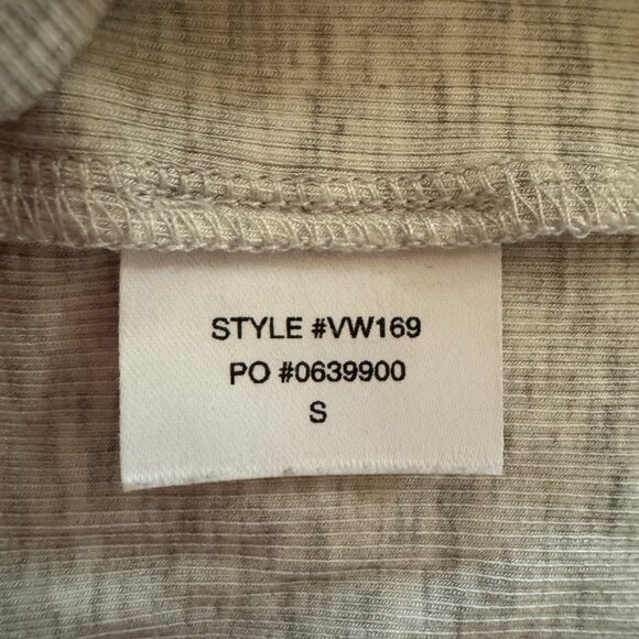 Vuori Ribbed Short Sleeve Tee – Women’s Size S (Heather Grey) - Picture 3 of 4